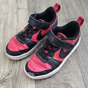 Nike Kids Sneakers in Black and Pink
